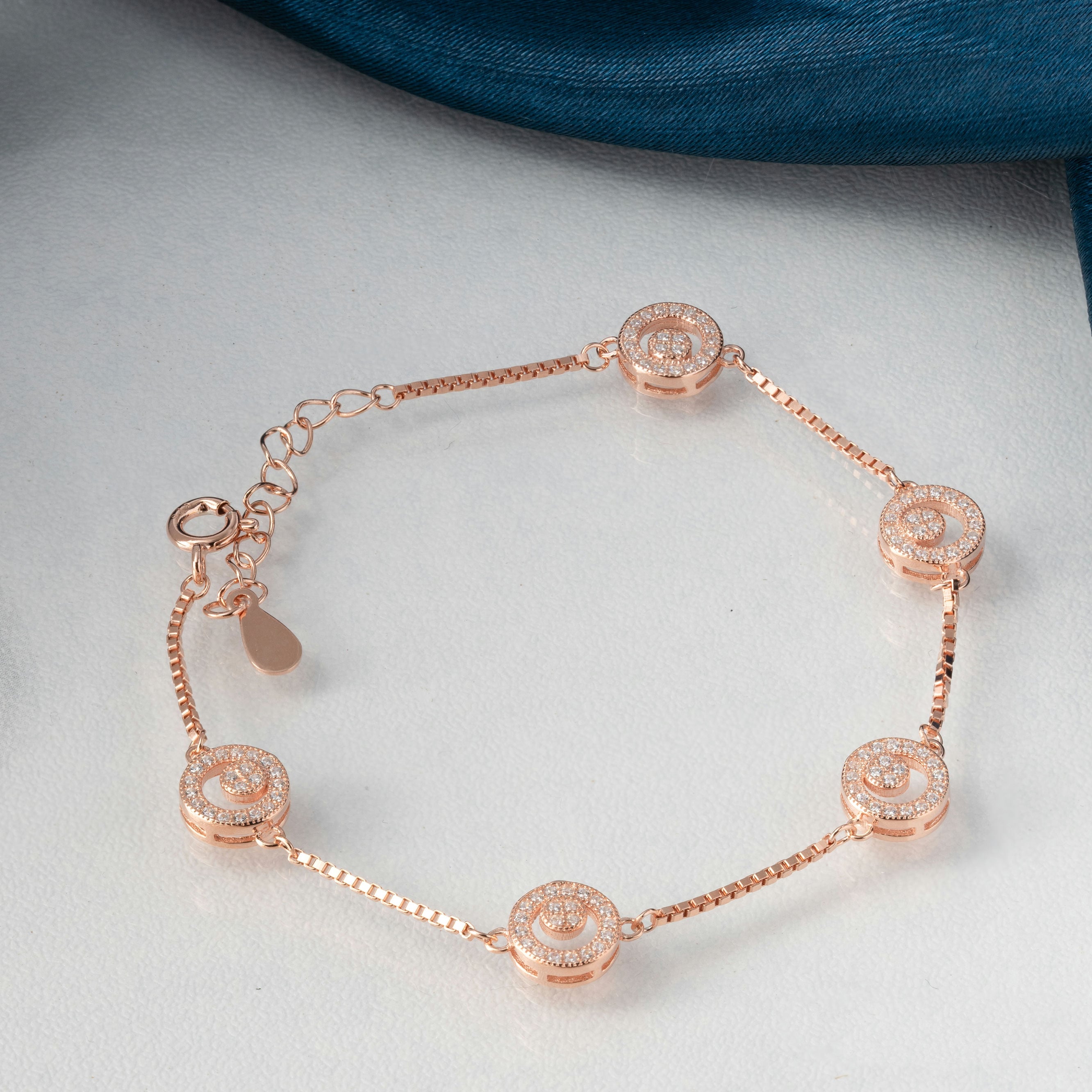 Circle Halo CZ Rose bracelet